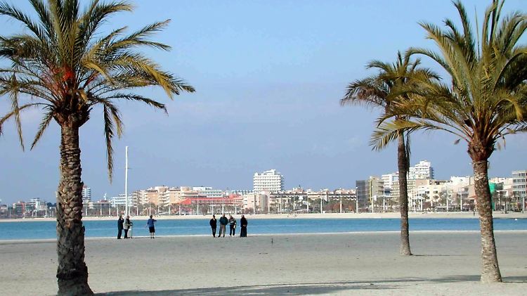 Ein leichtes Leben am Meer, wie hier in El Arenal - das wünschen sich viele Berufstätige fürs Alter.