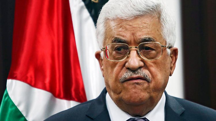 Mit Abbas treten noch weitere Mitglieder des 18-köpfigen Komitees zurück.