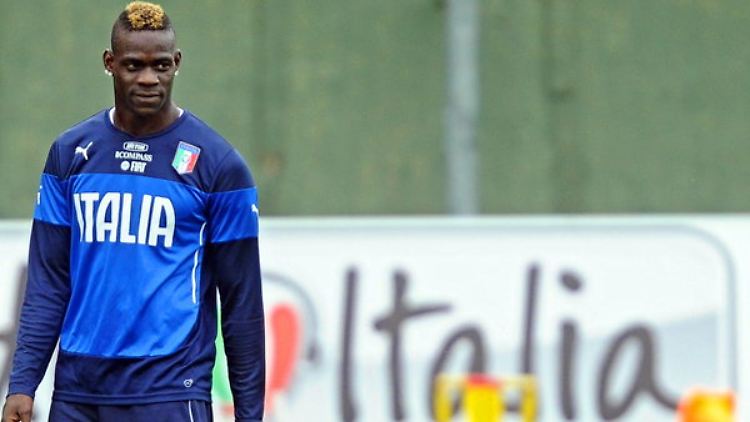 Italiens Mario Balotelli steht vor seinem Comeback beim AC Mailand.