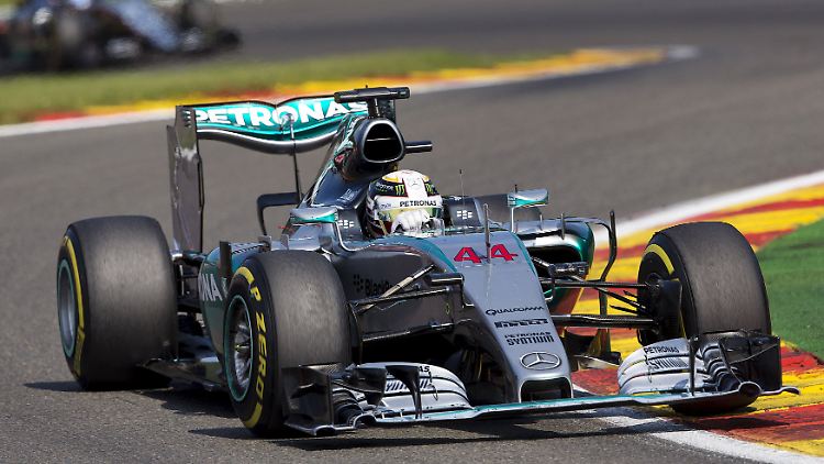 Eigentlich alles wie immer: Lewis Hamilton siegt auch in Spa.