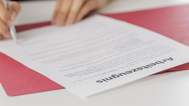 Grundsätzlich gilt laut Bundesarbeitsgericht, dass ein Arbeitszeugnis wahr, wohlwollend und vollständig sein muss. 