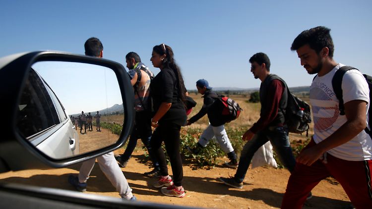 Flüchtlinge in Mazedonien auf dem Weg in die EU.