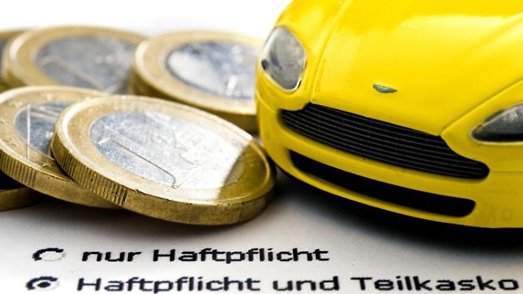 Viele Autobesitzer haben Grund zur Freude: Im nächsten Jahr werden zahlreiche Pkw in eine niedrigere Typklasse eingeordnet. Die Versicherungsbeiträge könnten damit sinken.