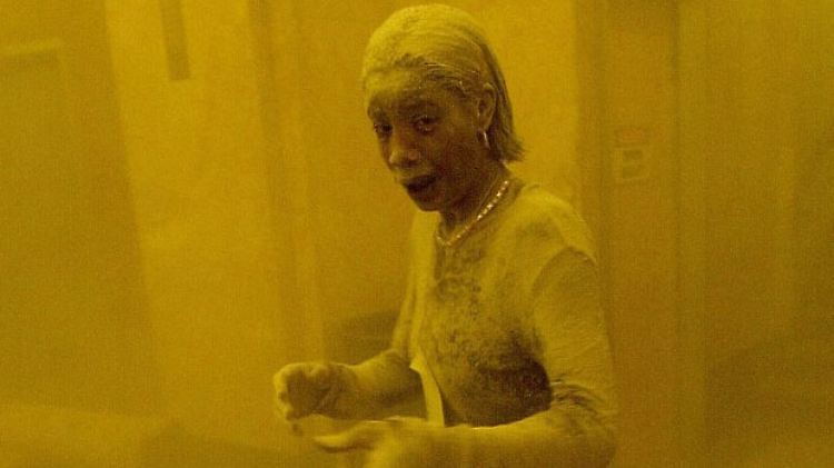 Das Foto der "Staubfrau" von AFP-Fotograf Stan Honda ist eines der berühmtesten Bilder des 11. September 2001.