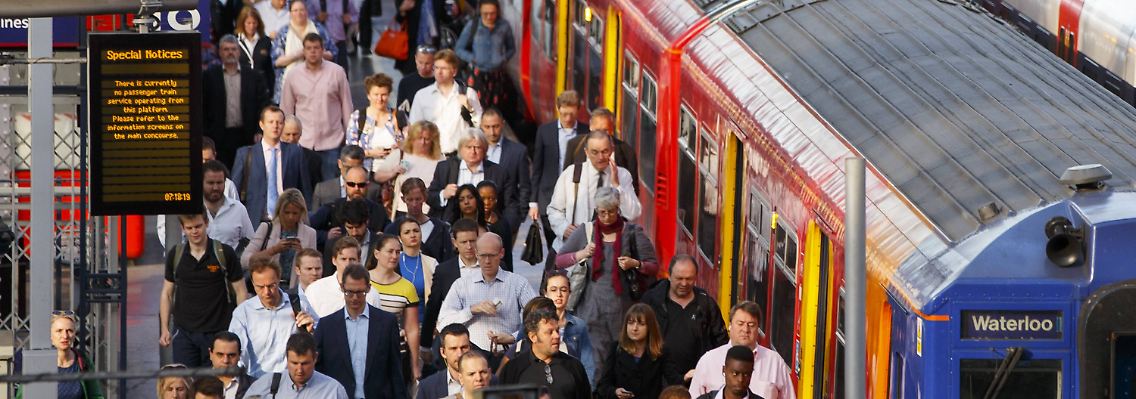 Pendlerzug in London.