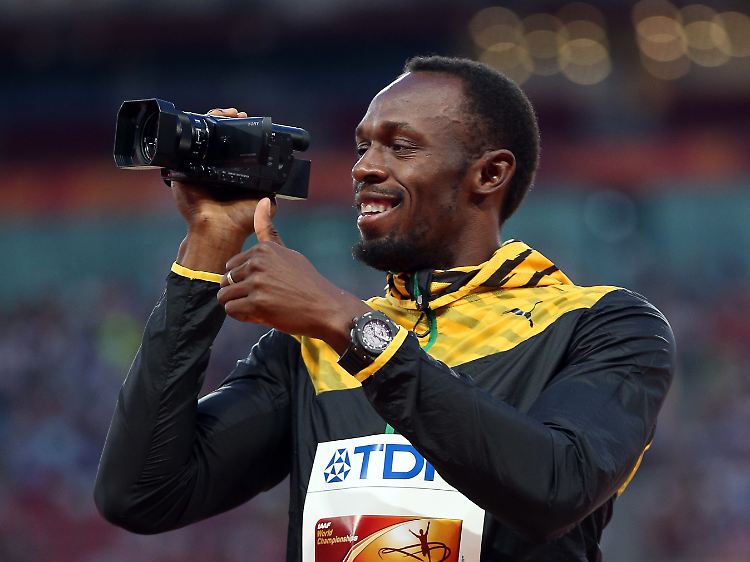 Usain Bolt filmte die Siegerehrung zum 100-Meter-Sprint mit der eigenen Kamera