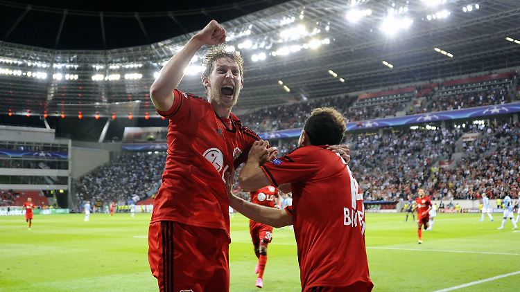 Kurz vor und kurz nach der Pause stellte Bayer Leverkusen mit zwei Toren die Weichen auf Champions-League-Gruppenphase.