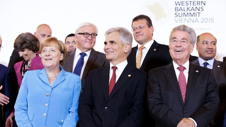 Ernstes Thema, freundliche Gesichter: "Familienfoto" bei der Westbalkankonferenz in Wien.