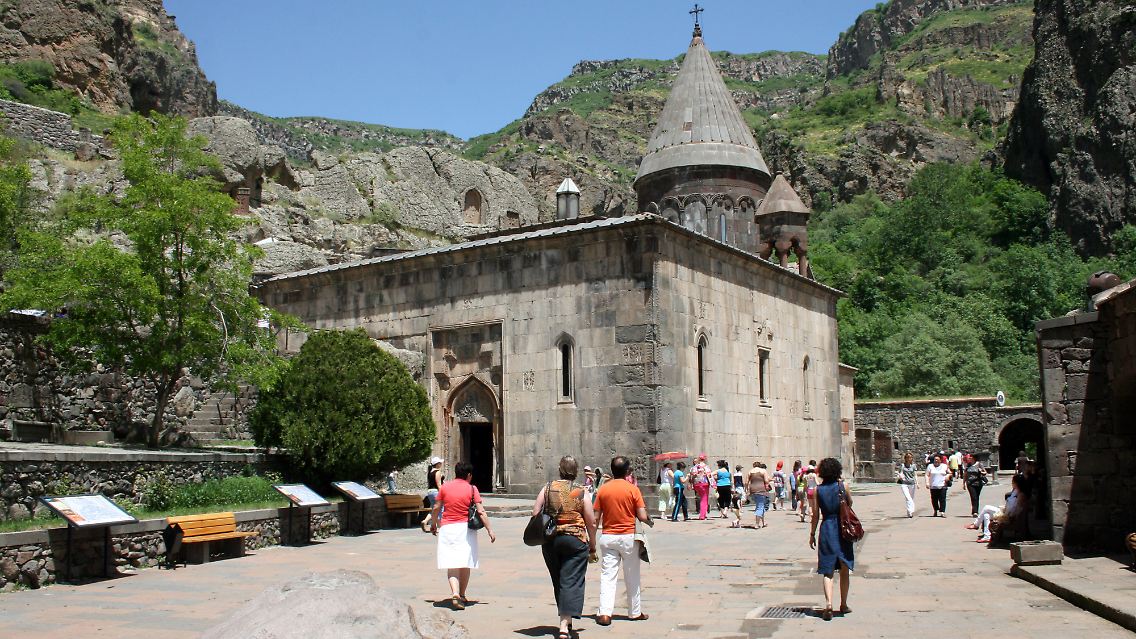 Zeugnis armenischer Kirchenbaukunst: Das Felsenkloster Geghard gehört seit dem Jahr 2000 zum Unesco-Weltkulturerbe.