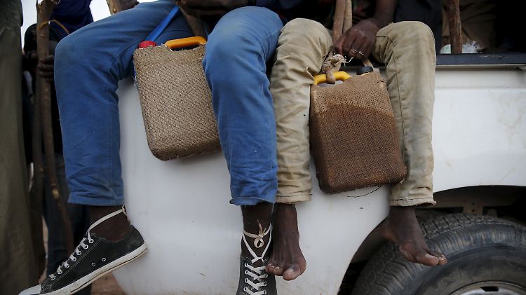 Ob aus Afrika oder dem Nahen Osten: Wer nach Europa will, muss sich auf Schlepper einlassen. Jede Etappe ist auf andere Art gefährlich.
