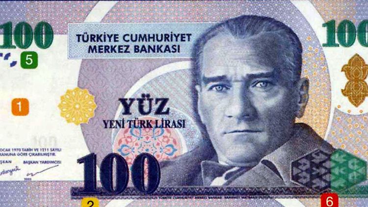 Ein 100-Lira-Geldschein mit dem Konterfei von Mustafa Kemal Atatürk, dem Gründer der Türkei.
