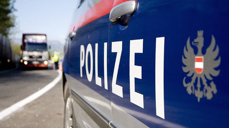 Nach Behördenangaben schwebten die Kinder in Lebensgefahr.