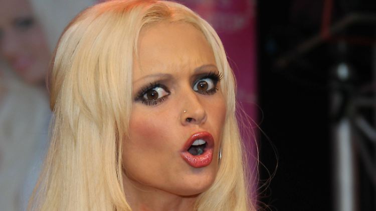 Not amused: Daniela Katzenberger.