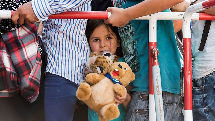 Wohin mit den Flüchtlingen? An der Frage der Verteilung droht die Solidarität der Europäer zu zerbrechen.