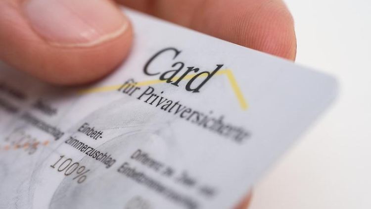 Privatversicherte genießen viele Vorzüge. Allerdings müssen sie unter Umständen im Alter mit steigenden Beiträgen rechnen. Foto: Andrea Warnecke