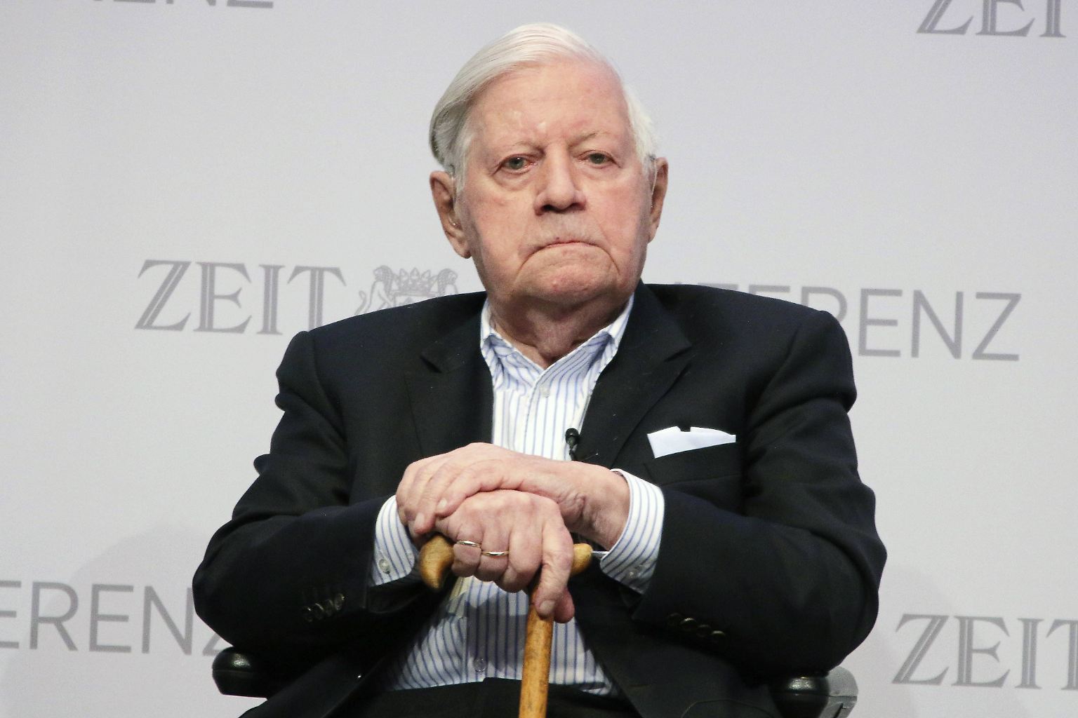 Helmut Schmidt: Kein Politiker genießt in jüngster Zeit so hohes Ansehen wie der ehemalige Bundeskanzler.