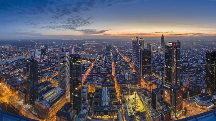 "Zusammenrücken kann neue Qualitäten schaffen", sagen Forscher mit Blick auf künftige Entwicklungen. Hier ganz die Gegenwart: Frankfurt am Main im April 2015.
