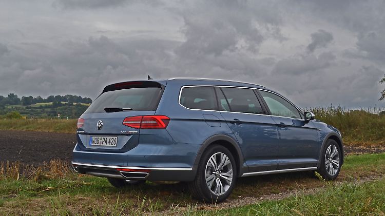 Verplankungen, 17-Zöller und Verblendungen geben dem Passat Alltrack den entsprechenden Sport- und Offroad-Charakter.