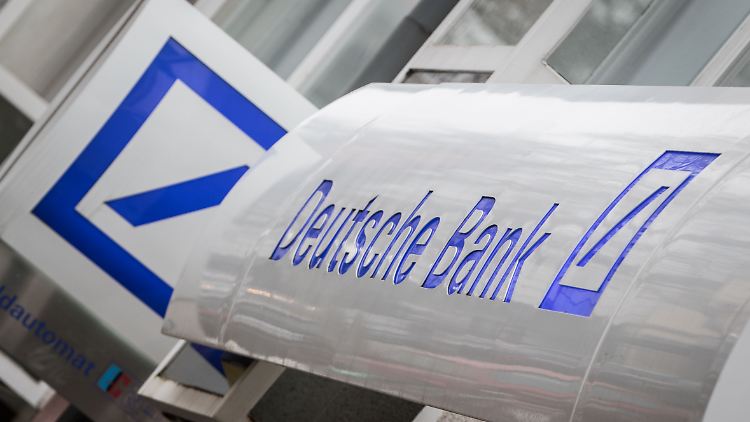 Nach dem Geschmack von Anlegervertretern sollen Sonderprüfer prüfen, ob die Deutsche Bank genug Rücklagen hat.
