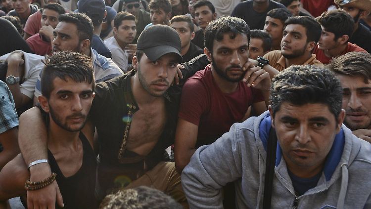Bisher müssen Flüchtlinge in dem Land registriert werden, in dem sie die EU betreten - wie hier in Ungarn.