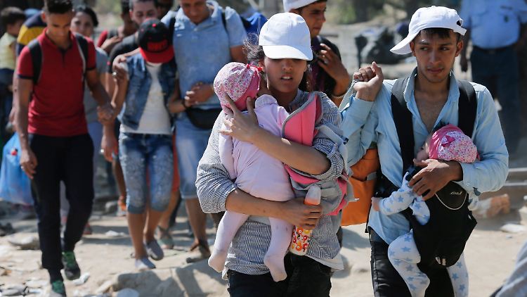 Flüchtlinge nach der Genfer Konvention und Asylberechtigte bekommen nach drei Jahren ein permanentes Aufenthaltsrecht.