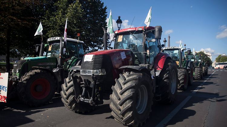 Mit rund 1500 Traktoren geht es zum Protest nach Paris.