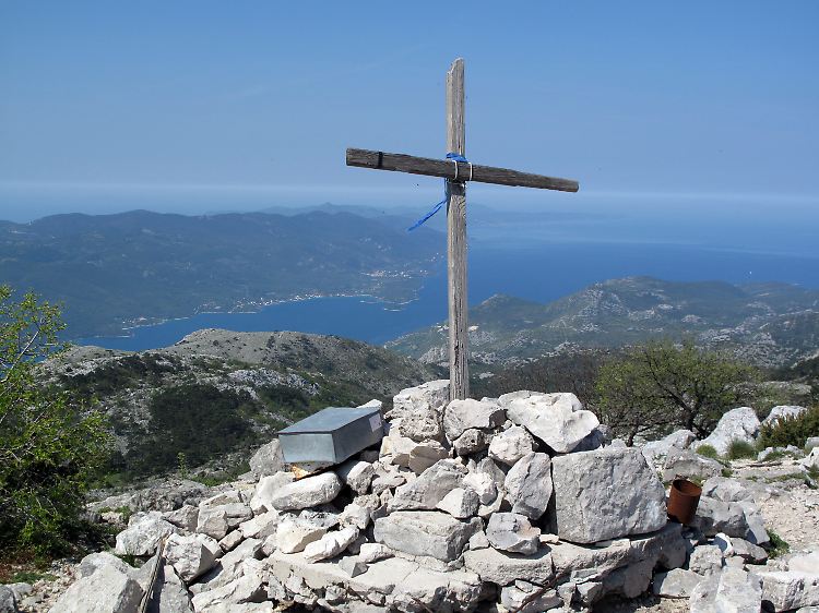 Kein Gedränge am Gipfel: Bis zum höchsten Punkt des Sveti Ilija auf der Halbinsel Peljesac kommen außerhalb der Hochsaison nur wenige Wanderer.