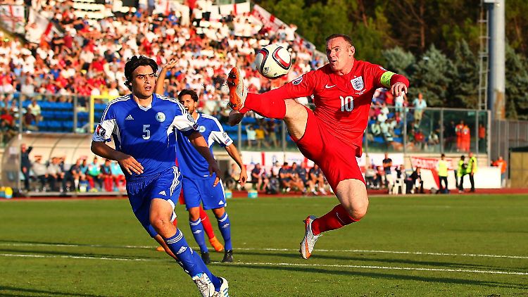 Wayne Rooney hat sich mit seinem Tor gegen San Marino in den englischen Fußball-Annalen verewigt.
