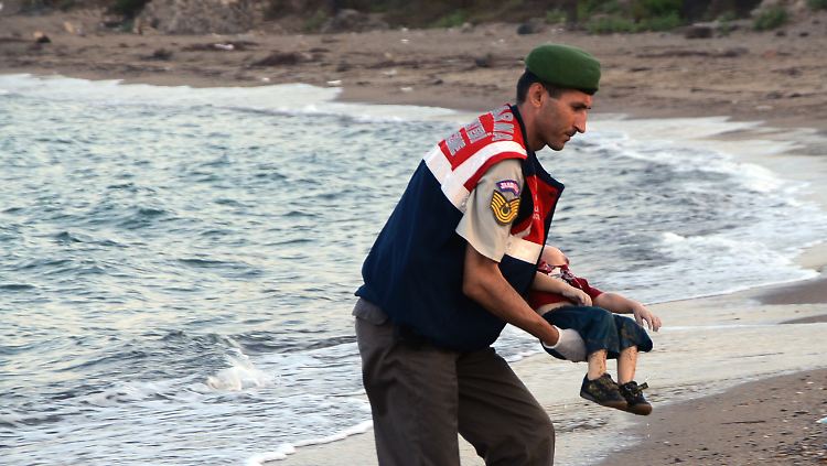 Die meisten Menschen reagierten schockiert, doch ein Berliner freute sich über das Bild des toten Aylan.