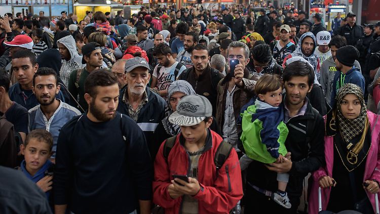 17.000 Menschen sollen über das Wochenende nach Deutschland gekommen sein - sie werden in allen Ländern aufgenommen.