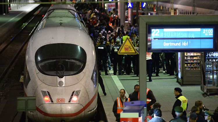 Von München aus werden die Flüchtlinge auf die Bundesländer verteilt.