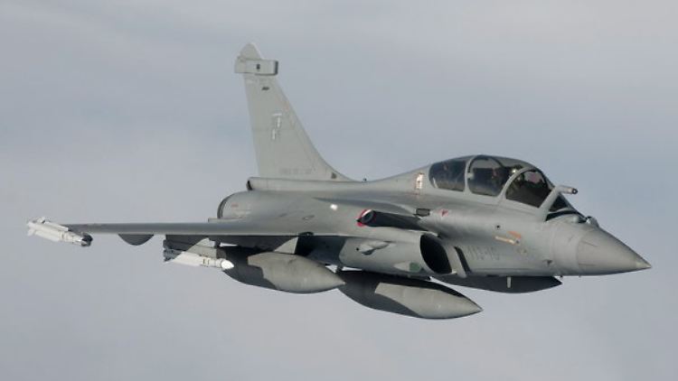 Bislang attackierte Frankreich den IS nur im Irak (hier eine Rafale)