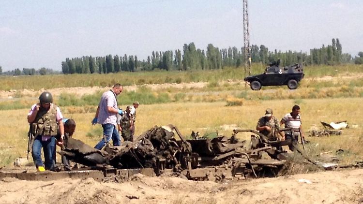 Bei einem Autobombenanschlag bei Igdir nahe der armenischen Grenze wurden 14 türkische Polizisten getötet.