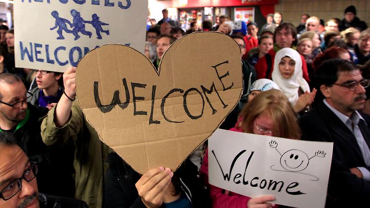 Empfang für ankommende Flüchtlinge in Dortmund.