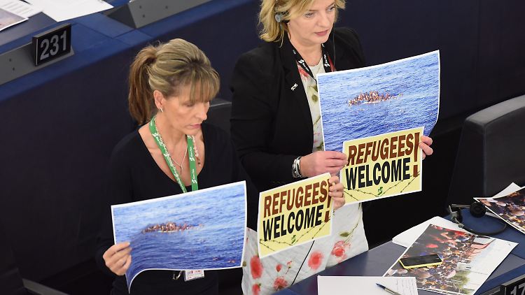 Flüchtlinge willkommen. Die Grünen und Linken im Europaparlament machen ihren Standpunkt deutlich.
