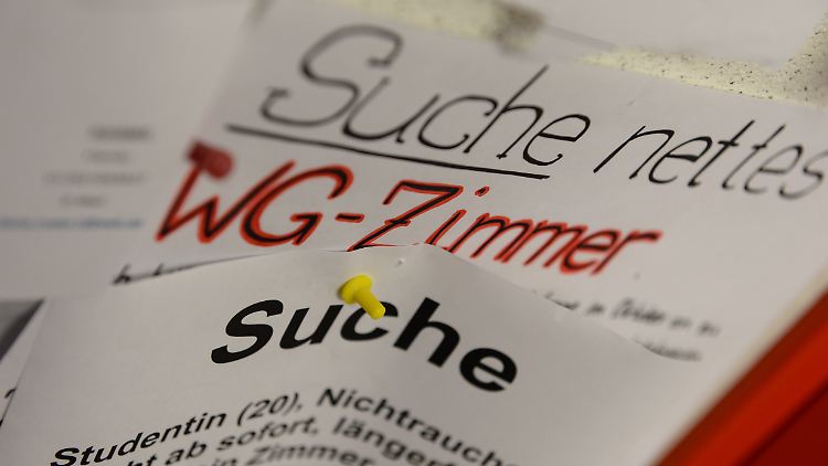 Mit 25 sollte der Nachwuchs in den eigenen vier Wänden leben, finden die meisten Deutschen.