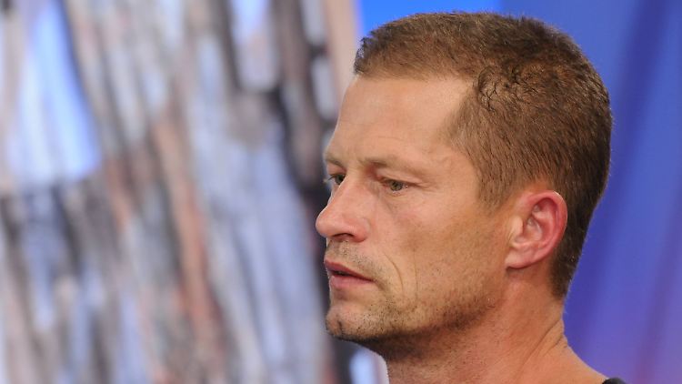 "Da muss ich mir echt an den Kopf greifen!!!": Til Schweiger.