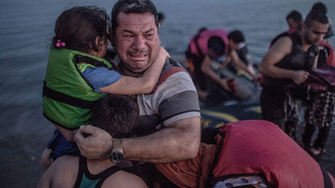 Das Foto der Familie Al-Amirij kurz nach dem Erreichen der griechischen Insel Kos geht um die Welt. Als erste als die New York Times über das Schicksal der Familie berichtet.