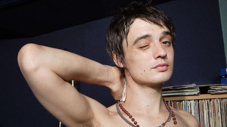 Fans sorgen sich um Doherty, nachdem seine Band "The Libertines" ein Konzert aus medizinischen Gründen platzen ließ.