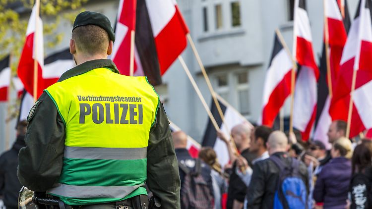Die Polizei sieht sich nicht in der Lage, den Aufmarsch zu schützen.