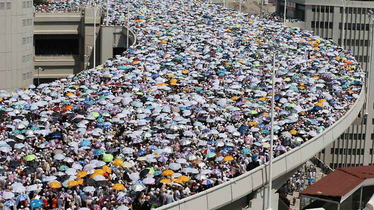 Die Infrastrukturen in Mekka reichen für die Massen der Gläubigen während der Hadsch nicht aus. 