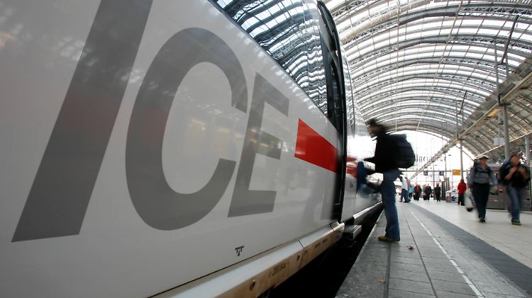 Der ICE ist das Flaggschiff im deutschen Schienenfernverkehr: Die Bahn bemüht sich, Gemeinden, Städte und Länder "mit allen Kräften" zu unterstützen.