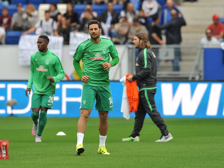 Altstar Claudio Pizarro saß beim Anpfiff auf der Bank, entschied das Spiel für Bremen aber dennoch mit.