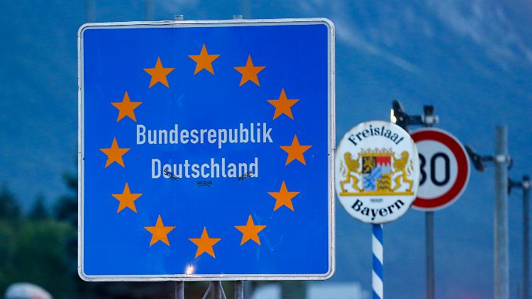 Keine freie Fahrt mehr gibt es ab sofort zwischen Deutschland und Österreich.