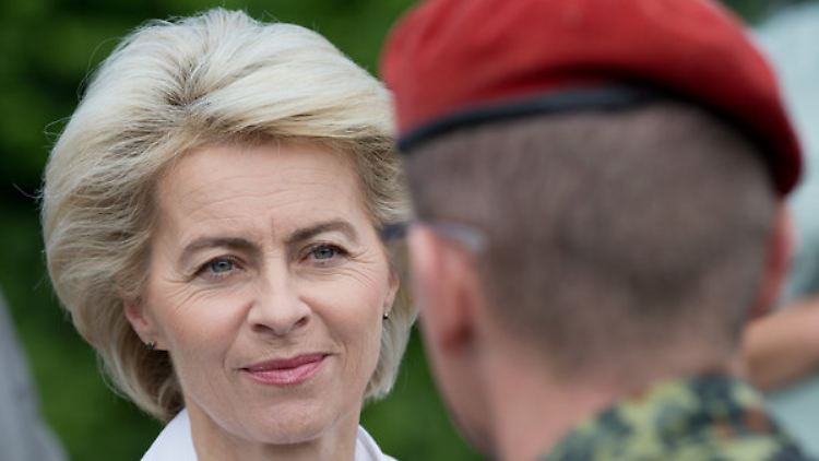 Verteidigungsministerin Ursula von der Leyen plant eine neue Cyber-Truppe in der Bundeswehr.