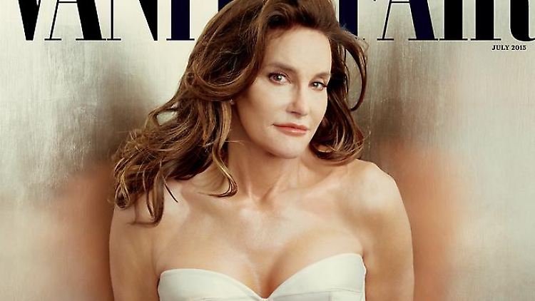 Mit diesem Foto präsentierte sich Caitlyn Jenner erstmals als Frau. Es diente als Vorlage für das umstrittene Kostüm.
