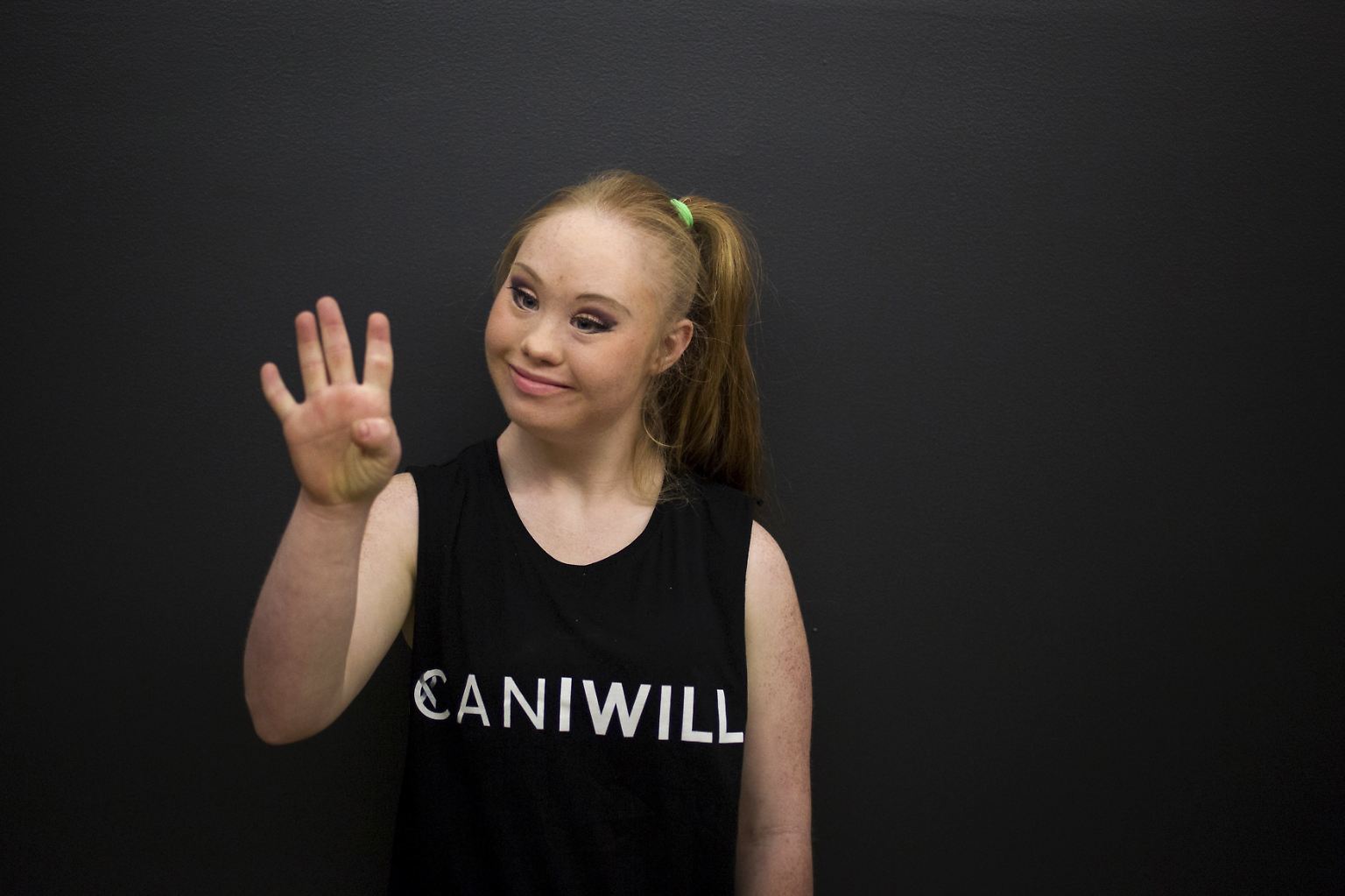 Eigentlich sollte Madeline Stuart das Teenageralter nicht mehr erleben, prognostizierten Ärzte nach ihrer Geburt. Doch die heute 18-Jährige beweist das Gegenteil.