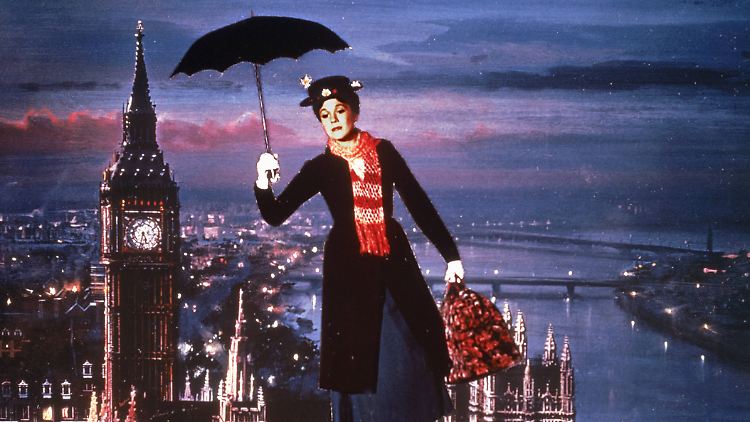 Mary Poppins fliegt mit ihrem Regenschirm dorthin, wo ihre Künste als Kindermädchen benötigt werden.