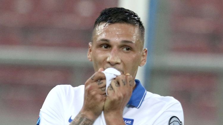 José Holebas kennt die Ausschreitungen im griechischen Fußball. Von 2010 bis 2014 kickte er in Piräus.