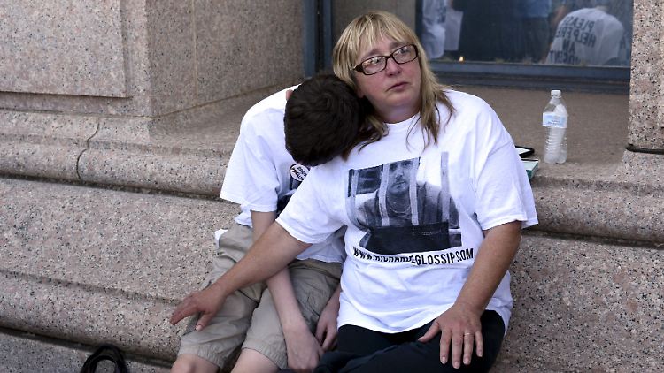 Protest vor dem Regierungsgebäude in Oklahoma: Nancy Ogden, Schwester des verurteilten Mörders, Richard Glossip.